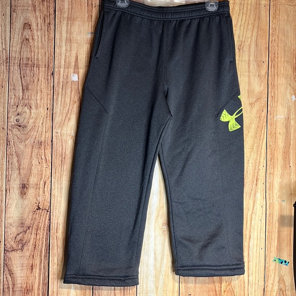 Under Armour Youth Size XL sweat pants
